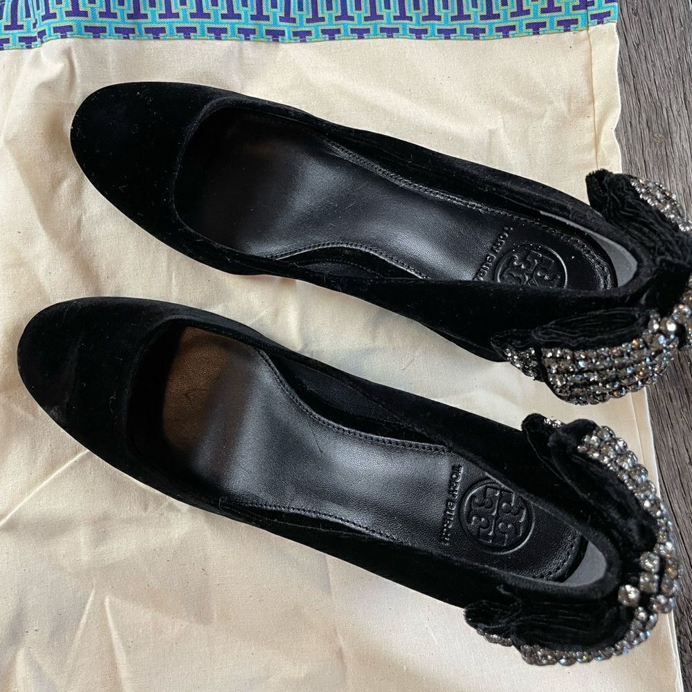 NIB Tory Burch Josephine Black Velvet Pumps Size 7.5 - Picture 10 of 11